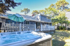 Outdoor spa tub - Hot Tub 1 Mile to Swimming on Long Pond! (Brewster)