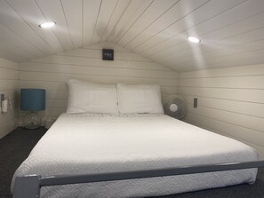 1 slaapkamer, een bureau, een strijkplank/strijkijzer, gratis wifi