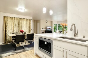 Fridge, microwave, oven, stovetop - Getaway in Downtown Bellevue, WA (Bellevue)