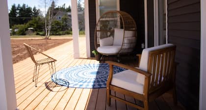 North Shore vacation home-minutes walk to PEI national beaches.