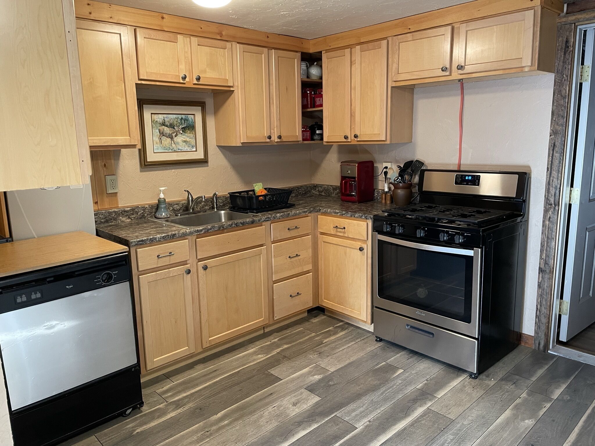 雪櫃、微波爐、焗爐、爐具