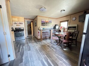 Interior - BaseCamp - Rustic cottage in Collbran (Collbran)
