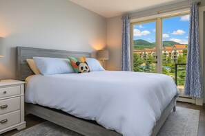 3 chambres, coffres-forts dans les chambres, bureau, Wi-Fi gratuit