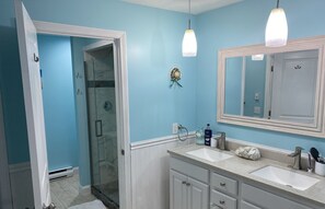 Combined shower/tub, jetted tub, soap - Spacious House for Beach Getaway - Outdoor Shower -Beach Pass Included! (Charlestown)