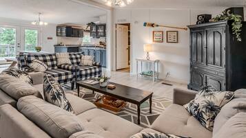 Smart TV, DVD player, stereo