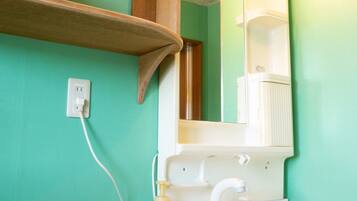 免費梳洗用品、風筒、提供毛巾