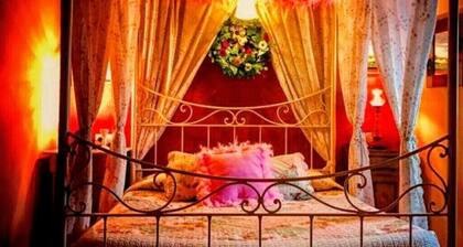 Romantic getaway to Cuenca at La Quinta de MalĂș