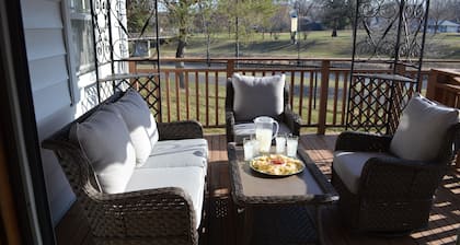 Charming 2-Bedroom house along city trail 1 mile from Mayo Clinic and downtown.