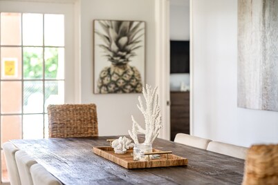 Tropical 4BR Saltwater Pool, Jacuzzi