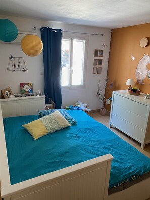 4 chambres, lit parapluie, Wi-Fi, draps fournis