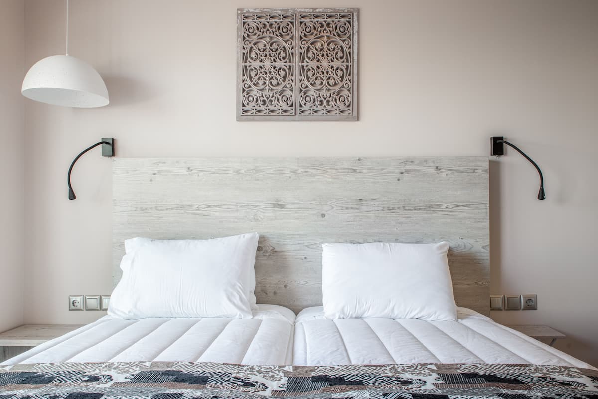 Standard Studio Suite | 1 bedroom, in-room safe, desk, laptop workspace