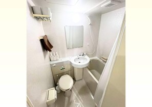 Basic Apartment, Non Smoking | Bathroom
