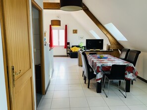 Dining - ☆ House 72m2 / Garage and garden / Downtown ☆ (Pont-Sainte-Maxence)