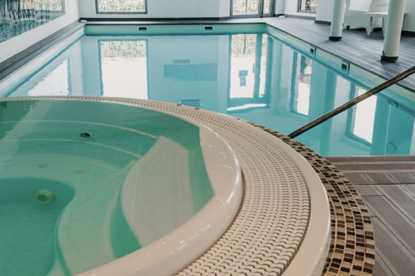 Indendørs pool, opvarmet pool