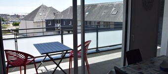 Superb T3 apartment in a quiet location overlooking the port of Crouesty