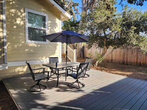 Outdoor dining - Furnished 2 bed, 1.5 bath, 2 car garage with EV charger all utilities included (Arroyo Grande)