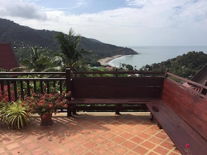 Terrace/patio - 180° Sea, Sunset, Jungle View Luxury Villa (Koh Lanta)