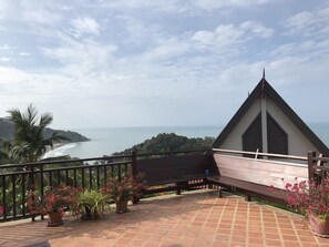 Property grounds - 180° Sea, Sunset, Jungle View Luxury Villa (Koh Lanta)