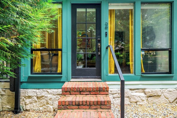 Exterior detail - Chiquita Banana by Minty Living (Atlanta)