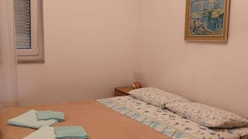 Apartment | 1 bedroom, iron/ironing board, free WiFi, bed sheets
