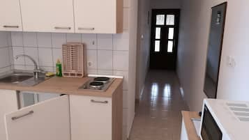 Apartment | Private kitchen | Fridge, microwave, oven, stovetop
