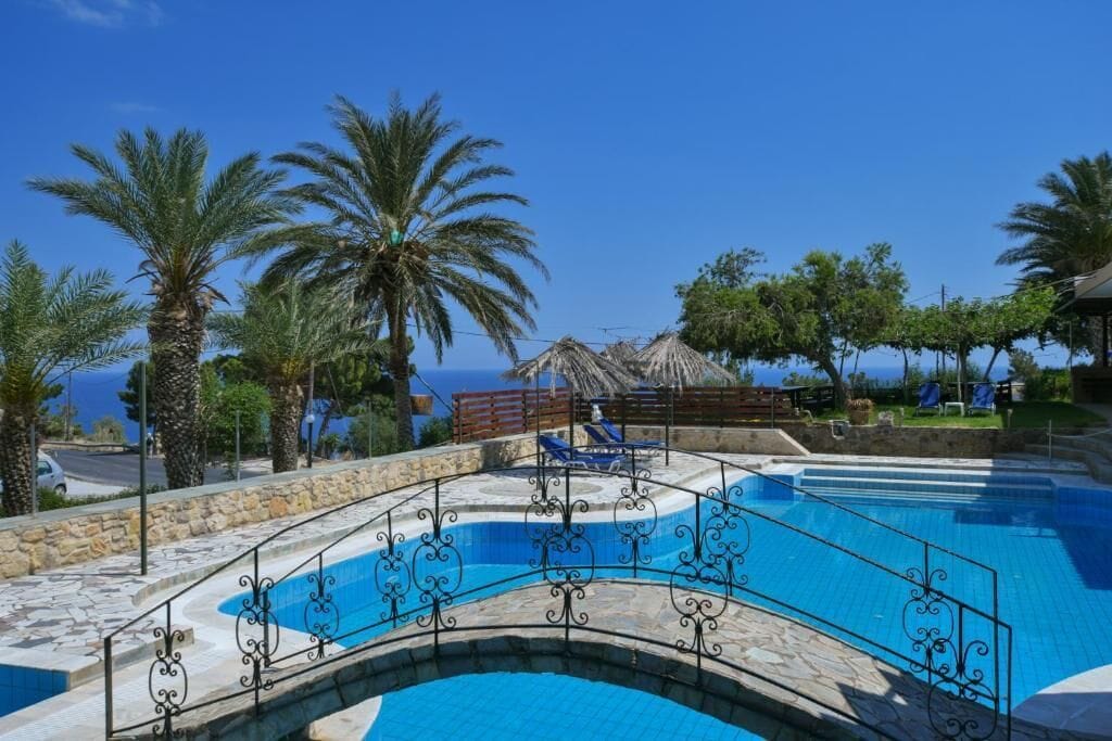 Seasonal outdoor pool, pool umbrellas, sun loungers