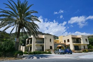 Front of property - Galini Apartments (Ierapetra)