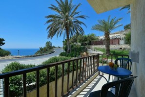 Soundproofing, travel cot, free WiFi - Galini Apartments (Ierapetra)