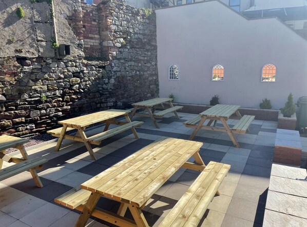 Garden - The Harbour Inn (Barrow-in-Furness)