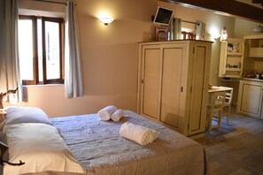 3 bedrooms, iron/ironing board, travel cot, WiFi