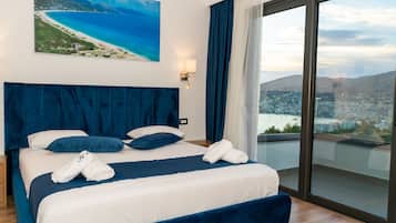 Quarto casal, sacada | Escrivaninha, quartos Ă prova de som, Wi-Fi de cortesia, roupa de cama