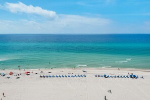 On the beach - BEAUTIFUL Two bedroom!!! FREE BEACH CHAIRS!!! (Panama City Beach)