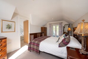 3 bedrooms, iron/ironing board, travel cot, free WiFi