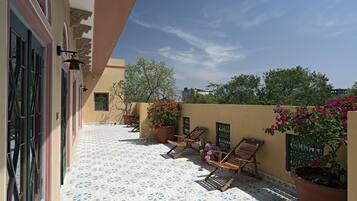 Deluxe Room | Terrace/patio