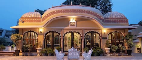 واجهة المنشأة