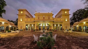 Fachada da propriedade