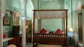 Quarto clássico | Individualmente decorados, escrivaninha, Wi-Fi de cortesia