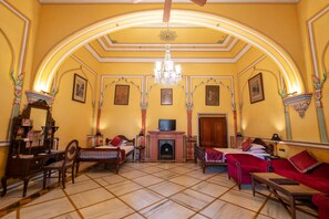 Kanota Suite | Individually decorated, desk, free WiFi, bed sheets - Narain Niwas Palace (Jaipur)