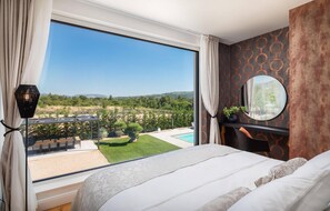 5 bedrooms, in-room safe, travel cot, free WiFi