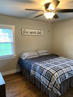 3 bedrooms, iron/ironing board, free WiFi, bed sheets - The Ranch at Wine Country - Complimentary Bottle! (Gordonsville)