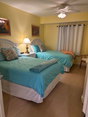 1 bedroom, iron/ironing board, free WiFi, bed sheets - Remodeled - Black Friday Special !! (Daytona Beach)