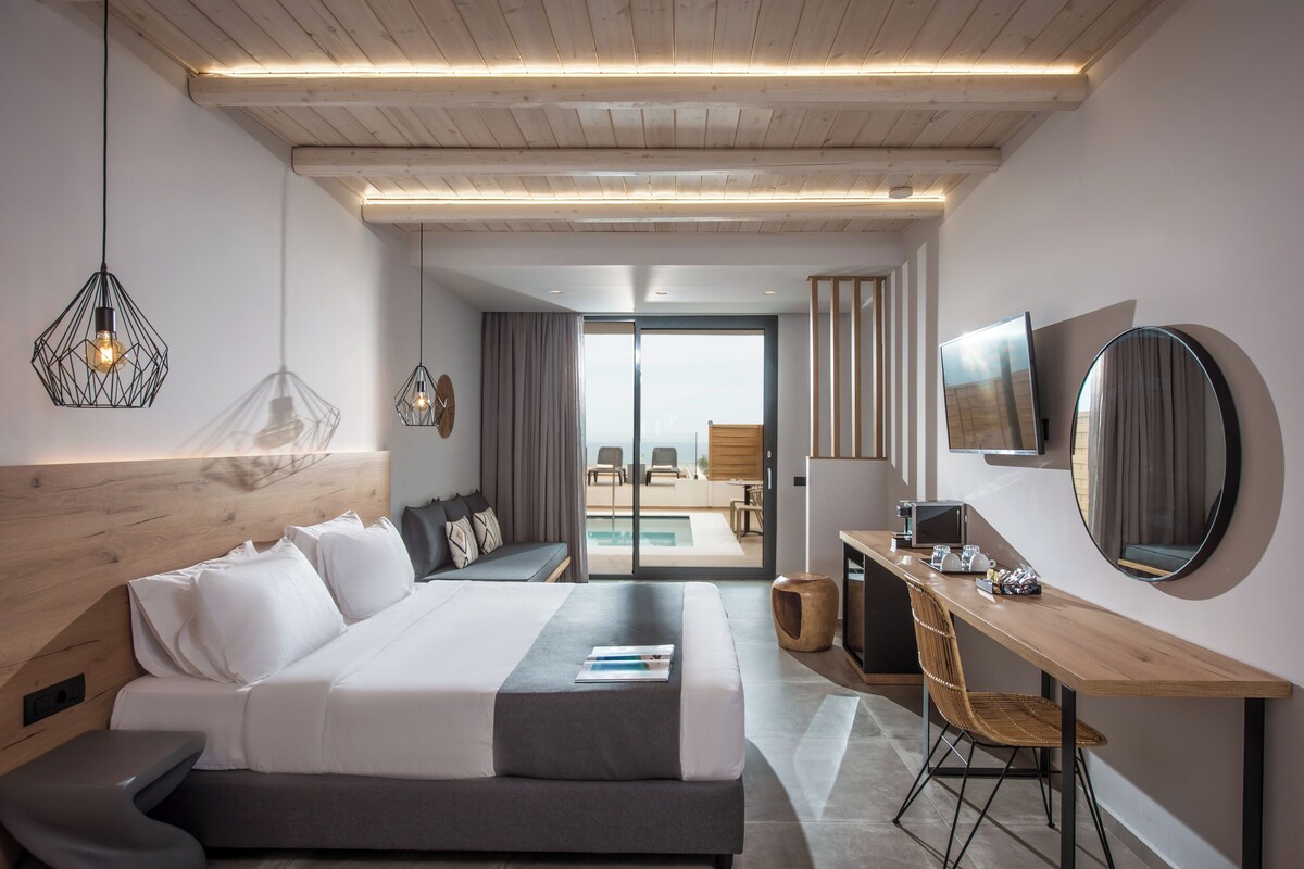 Premium bedding, free WiFi, bed sheets