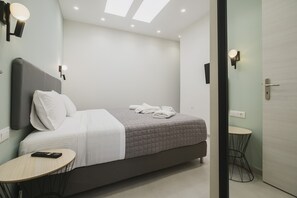 City-Zimmer | Individuell dekoriert, individuell eingerichtet, Schreibtisch