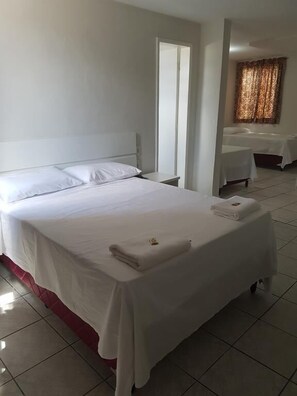 Family Suite | Minibar, laptop workspace, free WiFi, bed sheets - Leal Clasic Hotel (Itabuna)