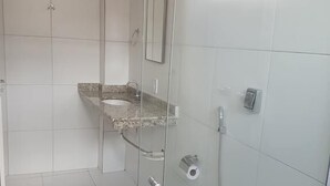 シャワー、タオル