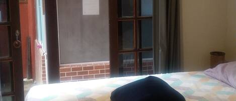 1 quarto, Wi-Fi de cortesia, roupa de cama