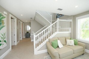 House, 6 Bedrooms | Interior