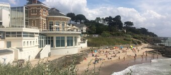 Thalassotherapy - Plage de la Source