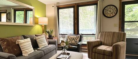 Televisión y chimenea