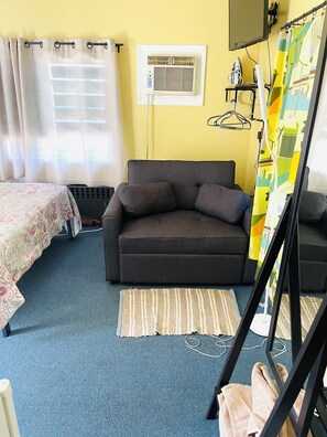 1 bedroom, desk, iron/ironing board, free WiFi